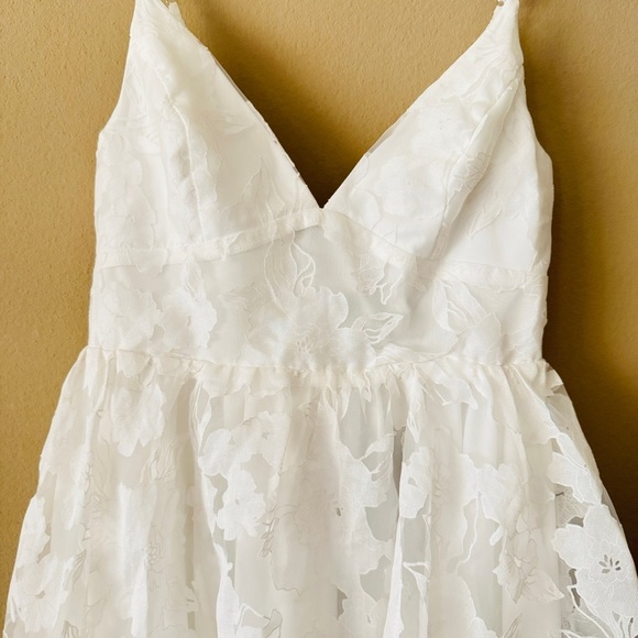 NWT Lulus Floral Feelings White Floral Jacquard Babydoll Mini Dress Size S - Picture 7 of 13